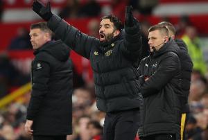 罗马诺：曼联为阿莫林花费2700万镑 临时主帅若表现好有机会转正