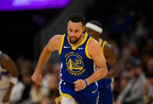 落后多少分觉得还有机会？库里：三分钟以上10-15分值得留在场上