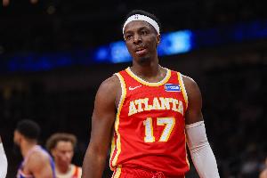 内外开花！奥孔武14中6拿到18分12板7助2断 三分6中3