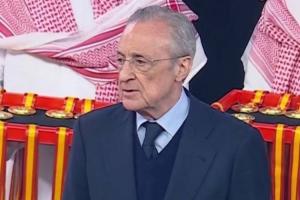 目睹死敌夺冠！现场分发奖牌时，一旁弗洛伦蒂诺表情失落