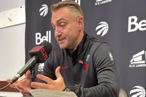 看着答案说问题😕猛龙主教练：我们想把马克西得分限制在39以下