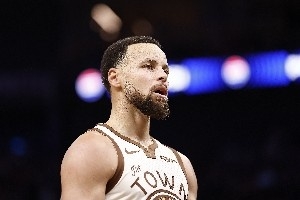 场均20+没哨子？09双雄同届不同命 詹杜科接近 现役多人笑而不语