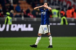 记者：恰尔汗奥卢小腿肌肉疲劳，情况似乎不严重但俱乐部保持谨慎