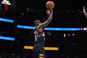 手感很热！小哈达威半场6中5拿到13分 三分4中3&正负值+20