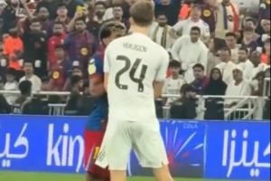 国家队队友！亚马尔与赫伊森冲突互相推搡，质问是不是“疯了”