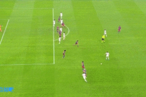 错失绝好机会！卡雷拉斯补时直面球门，打门太正直接被扑