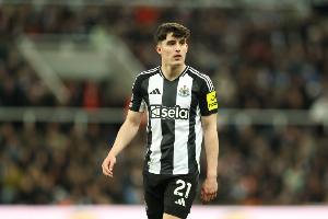 仅剩4名后卫！邮报：腿筋受伤，纽卡后卫利夫拉门托将缺阵6-8周