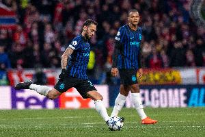 国米官方：恰尔汗奥卢左小腿肌肉拉伤 未来几天将评估球员伤情