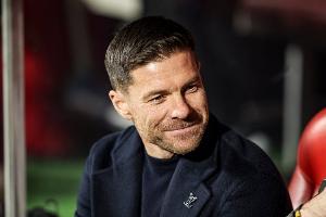 全都懵了！记者：阿隆索完全没想到会下课，皇马球员都很惊讶