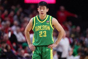 媒体人：林葳数据不错但实际打得差劲 进1个球 防守端能送人家3个