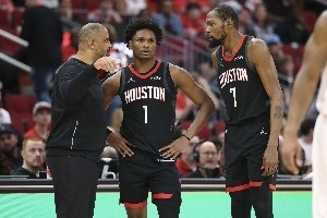 战胜公牛终结连败！但火箭依然依赖KD 且阿门确实无法胜任控卫