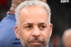 恭喜！Shams：黄蜂将于3月20日退役戴尔·库里的30号球衣！