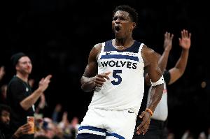 场均28.9分5板3.8助！明天森林狼客战马刺 爱德华兹缺阵