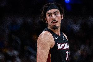 今天主场打绿军！哈克斯和戴维恩·米切尔将缺席本场比赛！