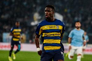 记者：布莱顿、加拉塔萨雷有意帕尔马中场曼德拉·凯塔