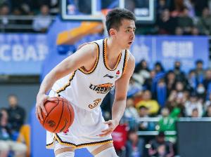 次节连拿7分！赵继伟复出半场3中2拿到7分1板2助