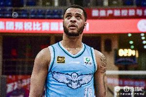 得分依旧很猛！韦瑟斯庞半场9中6砍19分 三分3中2&第二节单节11分