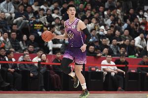 难以限制！朱松玮&佩里首节合计7中6 合砍13分6篮板