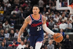 卢：在哈登休息的时段 我们的年轻人扛起了责任