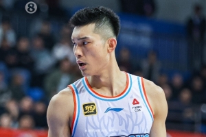 媒体人：山东球员郭凯连续征战疲劳导致感冒低烧 缺席今天的比赛