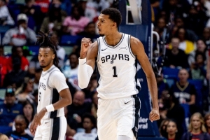 NBA彩经：马刺擒狼 雷霆浇灭热火 勇士轻取黄蜂 开拓者击退湖人