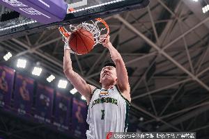 正负值-13最低怎么说？付豪半场5中4高效拿下全队最高10分3板1助