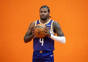 布克：我们需要杰伦·格林 球队把他雪藏得过头了他在摩拳擦掌