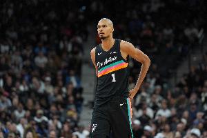 文班谈赢森林狼：这场比赛太精彩了而且意义重大 因为西部太卷了