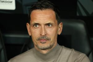 记者：法兰克福与托普默勒分道扬镳，近10年首次赛季中途解雇主帅