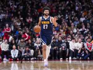 媒体人：穆雷跟三井寿差不多 肢体语言累得要死 下一秒钟抬手空心