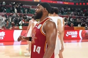 表现相当全面！奈特14中9贡献23分8篮板7助攻 三分7中4&正负值+13