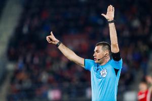 拜仁VS圣吉罗斯欧冠裁判：斯洛文尼亚裁判组，主哨奥布雷诺维奇