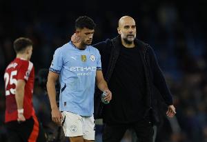 记者：努内斯在家中休养流感，曼城希望他能在周末复出