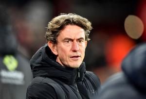 帅位存疑？电讯报：弗兰克照常带队训练，没向球队传达其他信息