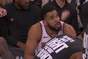 再硬一把！唐斯手刀弗拉格 迅速反击单臂再战斧劈扣！