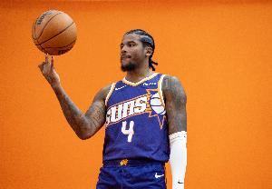 出战成疑！布克谈杰伦·格林：为他高兴 我知道他很渴望回归球场