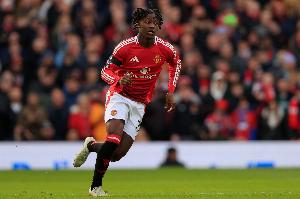 费迪南德：梅努用德比战的表现向全世界宣告，他有能力为曼联效力