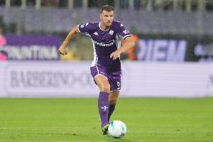 德天空：40岁哲科已与沙尔克达协议准备转会，等球队与紫百合谈妥