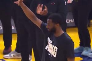 勇士球迷起立鼓掌欢迎维金斯！鲍威尔打趣后者：别哭哈！