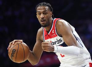 翻江倒海！萨尔冲击内线连续暴扣 帮助奇才占据主动