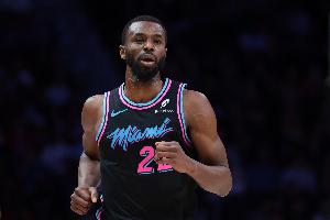 活力十足！维金斯战旧主首节5中3拿到11分4板 罚球4中4