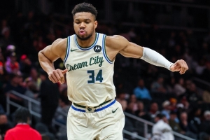 字母哥：我的一个目标就是十次入选全明星 感谢上帝让我保持健康