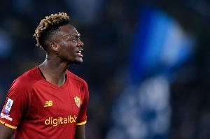 太阳报：维拉有意引进亚伯拉罕，并召回外租在罗马的利昂·贝利