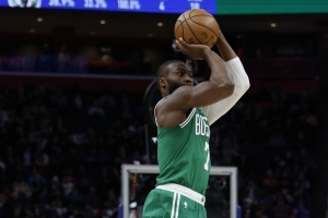 布朗：最后一投腿有点沉 我们还有进步空间 这是常规赛存在的意义