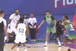 赖俊豪：火线复出 助力球队取胜