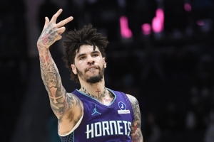 追梦：联盟就该打击摆烂 黄蜂太猖狂了演都不演 竟然让三球替补