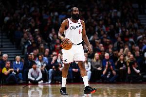 传射建功！哈登突破上篮得手 随后精准制导助攻大洛篮下打中