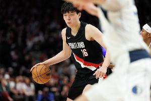 拓媒：杨瀚森是失误制造机 三分需提升 低位单打时动作可以简化下