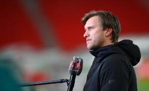 法兰克福总监谈解雇主帅：我们丢球太多，防守没有进步反而倒退