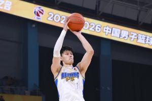 直播吧：曾凡博腰部老伤复发 康复时间待定